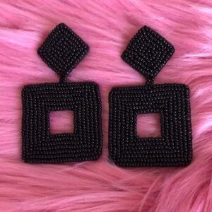 🖤NWOT Elegant Black Beaded Square Earrings🖤